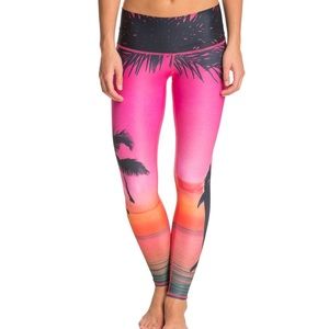 LIKE NEW Teeki yoga pants